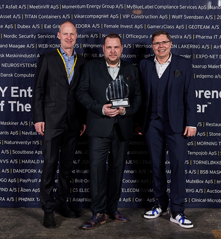 René Marker, Henrik Sejr and Jan Deding with award at the National EY Entrepreneur of the Year 2021