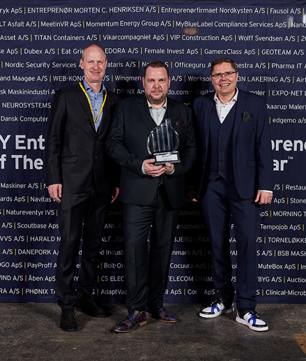 René Marker, Henrik Sejr and Jan Deding with award at the National EY Entrepreneur of the Year 2021